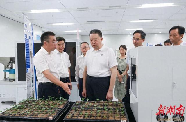 毛万春在省农科院调研 聚焦关键领域加强科研攻关 助力加快建设农业强省