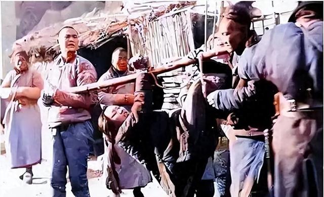 一百多年前，一个日本人偷偷潜入北京，拍下了难得一见的旧中国