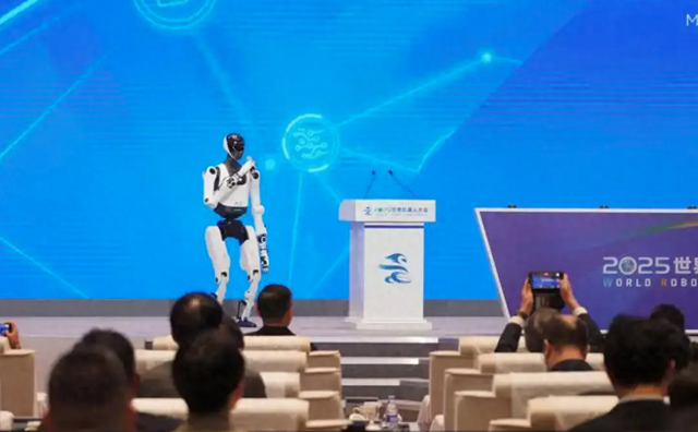 八维教育:年轻人别错过！机器人大会藏职业机遇
