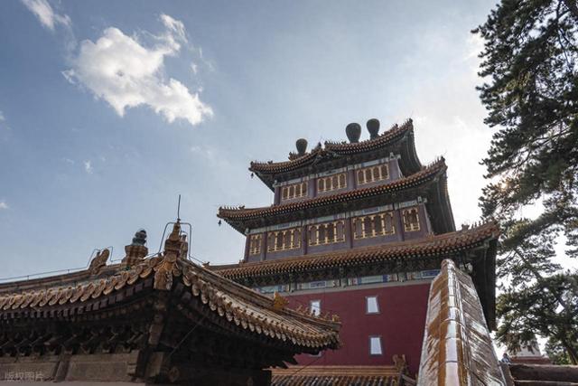 北京人逛完承德和张家口	，忍不住说：承德与张家口差别太大