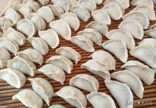 上了一天班，回家吃40个饺子被媳妇骂！大哥：我比窦娥还冤！