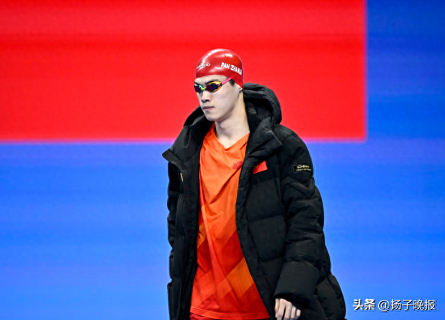 接力赛四人创亚洲纪录摘银后，潘展乐回应此前单项比赛失利：是比较大的打击，原地踏步就是退步