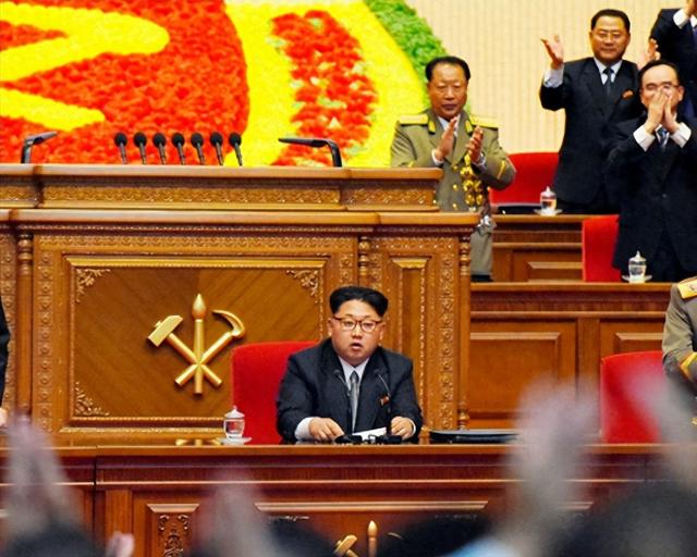 谁去参加九三阅兵，谁就是反日，面对日本的警告，金正恩霸气回应