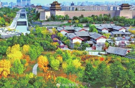 大同城墙带状公园迎来最佳赏秋季