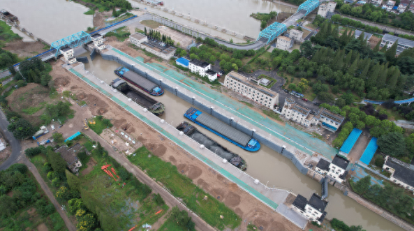 焕新！淮阴二号船闸“破茧重生”，中建筑港铸就黄金水道新标杆