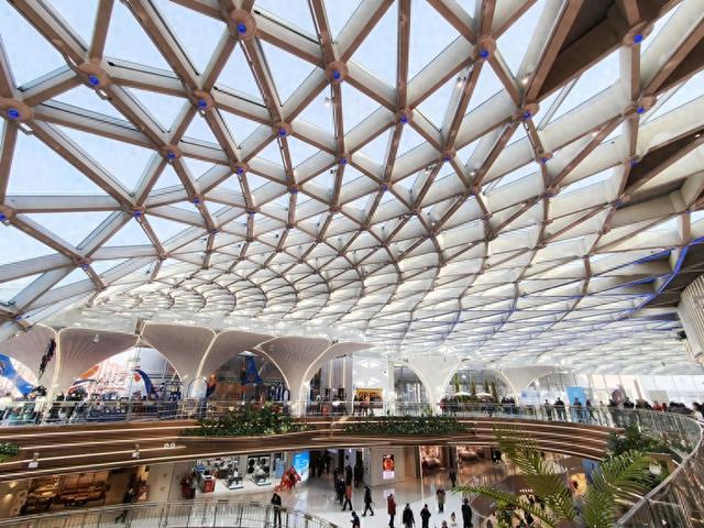 副中心文旅新地标“上新” 湾里开业首日客流超16万人次