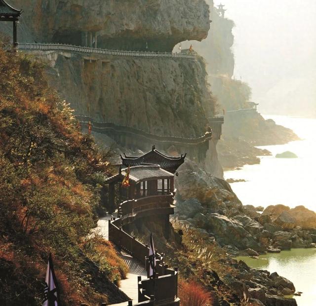 明月峡：千年"蜀道盲盒"，打开全是惊喜！