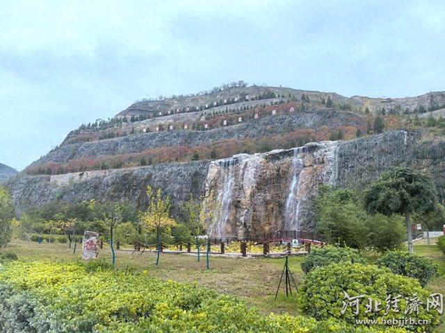 边采边治筑绿屏 公园嵌在矿区里