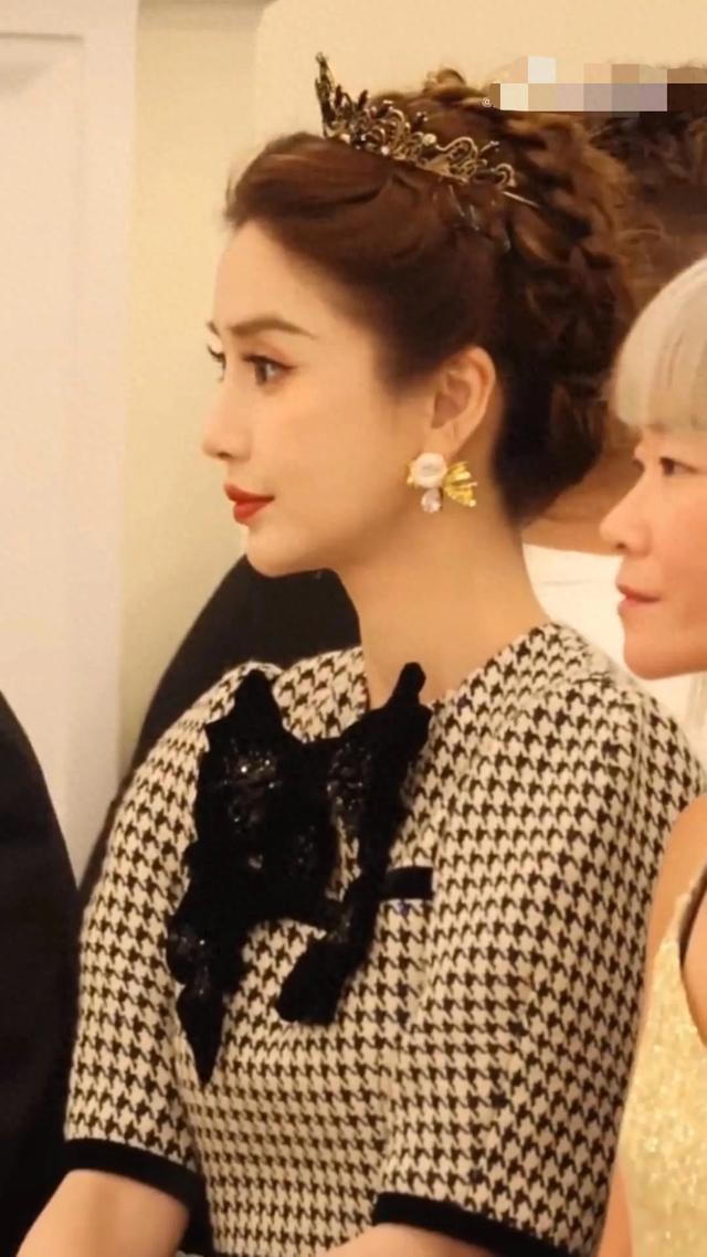 梦幻公主城堡小游戏（公主皇冠下的高危游戏Angelababy的美貌神话还能续费几年）