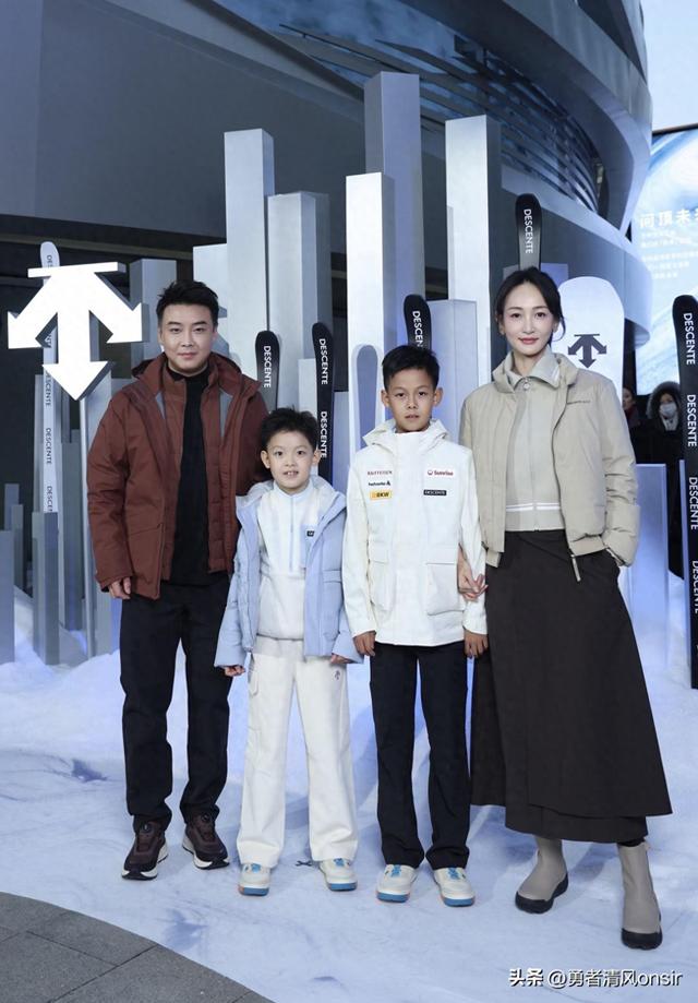 王皓妻子晒北京活动照, 两儿子一个像爸一个像妈, 王皓不上班好年轻