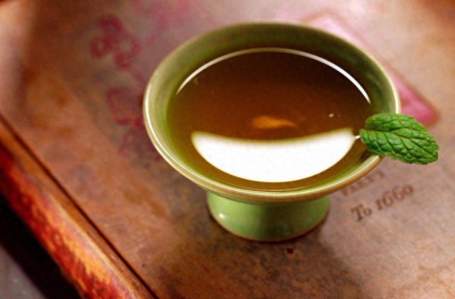 退休后，尽量少跳广场舞、暴走，人性的恶，你可能低估了