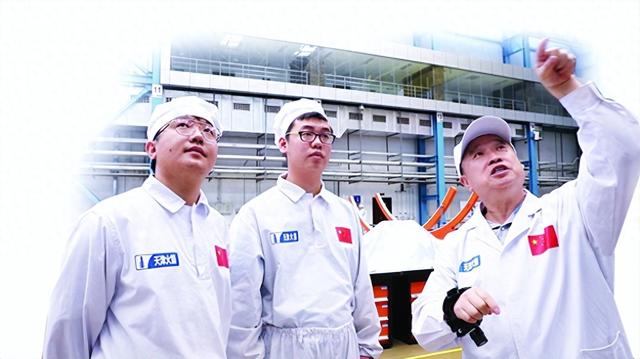 中国航天人用青春与汗水实现从跟跑到领跑的跨越：擎箭向苍穹 不负凌云志