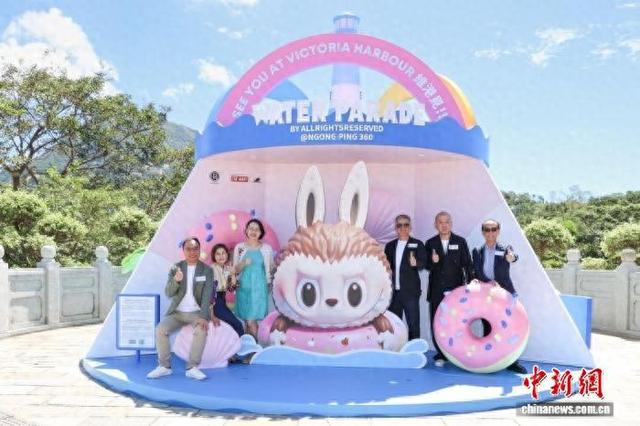 “维港海上大巡游”预热礼在港揭幕 哆啦A梦等主题缆车亮相