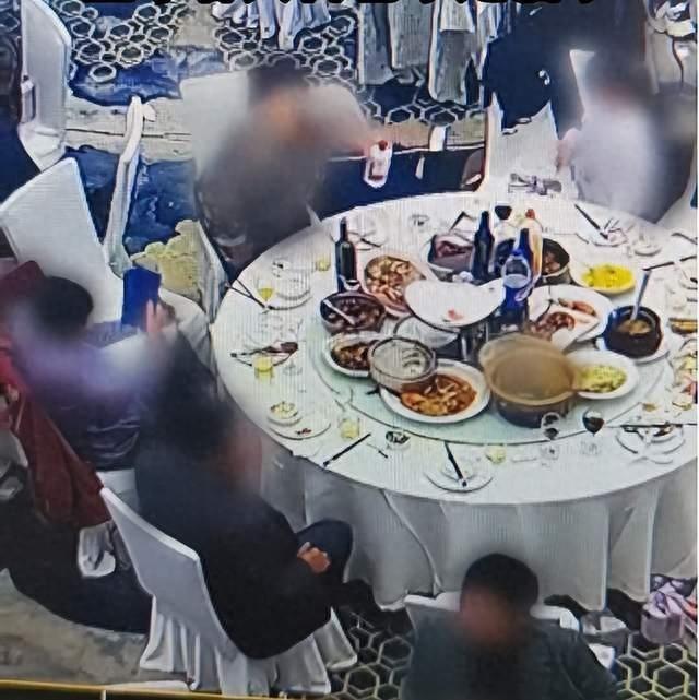 婚宴散席后回收喝剩茅台，主家多次追要在酒店窗帘后找到3箱，酒店否认服务员藏匿	，双方已报案