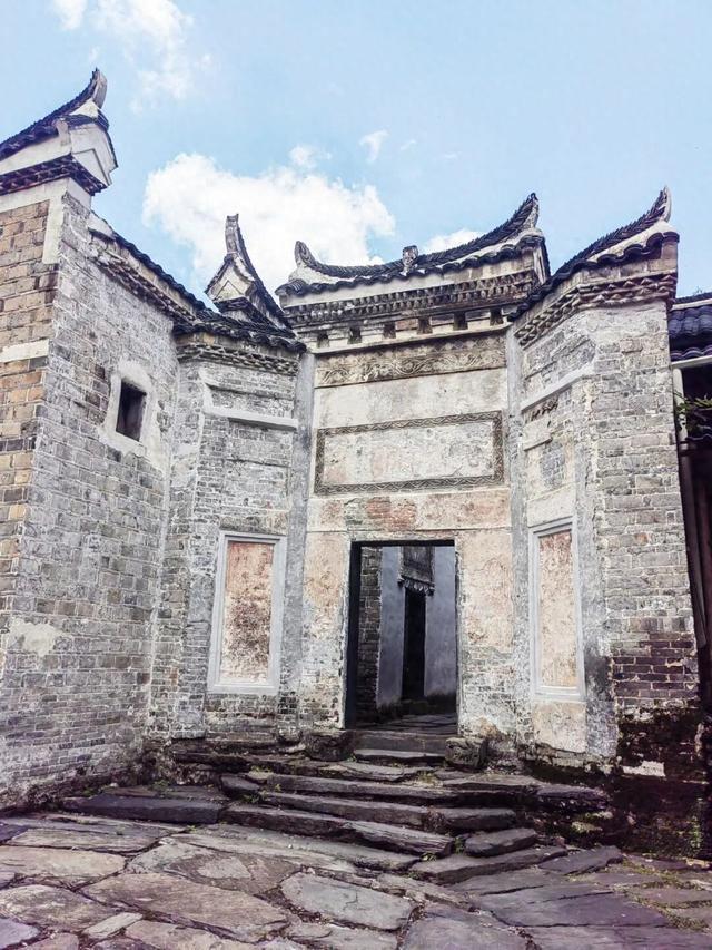 梁典逸：古寨的呼吸