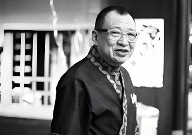 老戏骨许绍雄去世	，豪门公子甘当绿叶，76年人生成就欢喜哥传奇