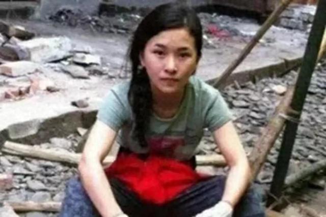 5年前，那个“卖身救父”，谁给40万就嫁谁的女孩，如今怎样了？