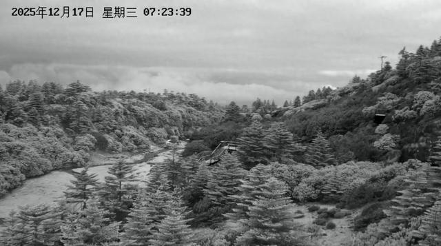 凌晨，昆明这地下雪了