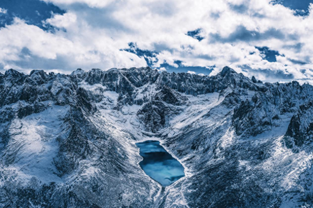 “山海之问科学作答” 来莲宝叶则冰火研学探秘世界级地质奇幻画卷