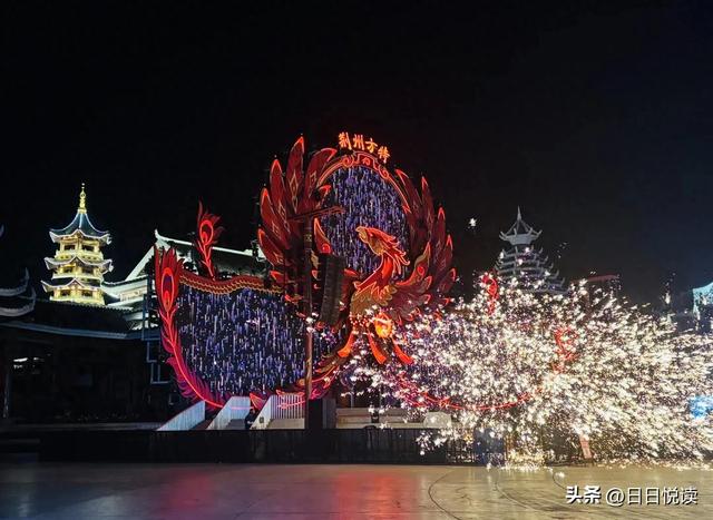 荆州方特的"文化夜经济":不只有烟花秀，还让古城留住了游客的夜