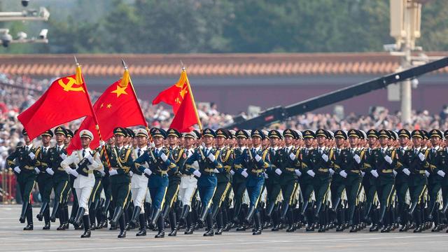第一个公然拒绝93阅兵的总统，李在明通告全球，韩国降格对待中国