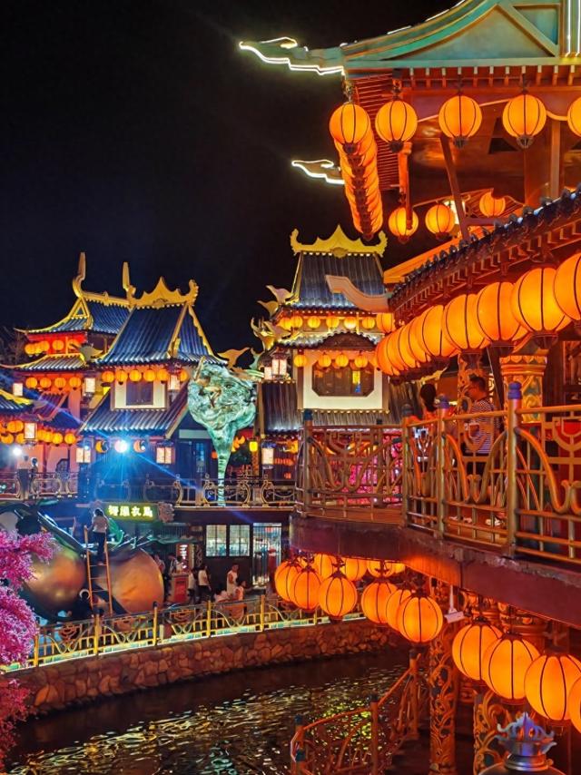 一个刚从开封回来的人警告：别轻易去，这座城会搞乱你的时间感