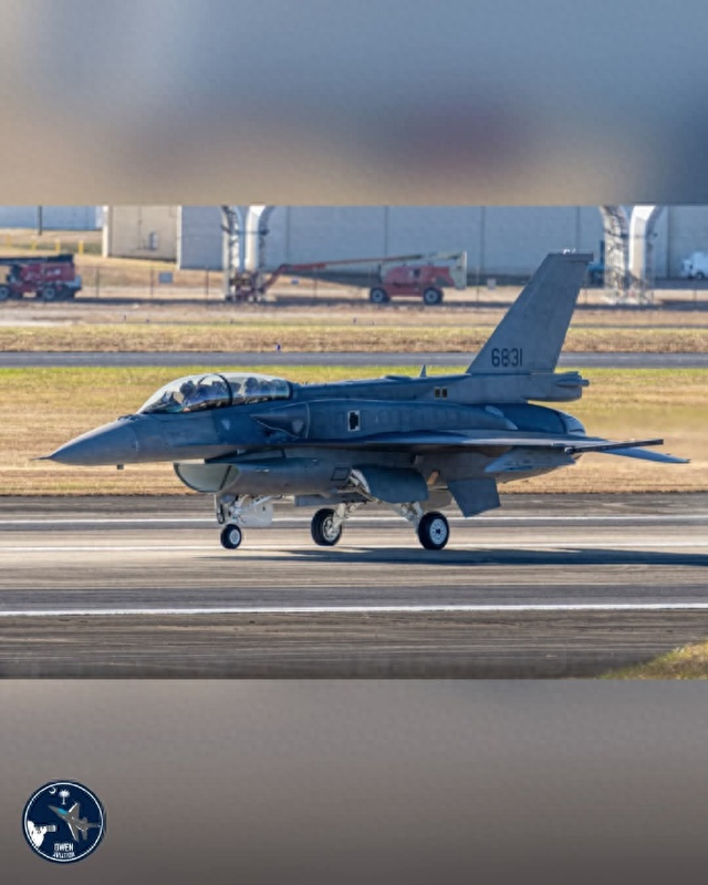 台军“最强战机”现身，被美国人一番折腾，终于赶上歼10C了