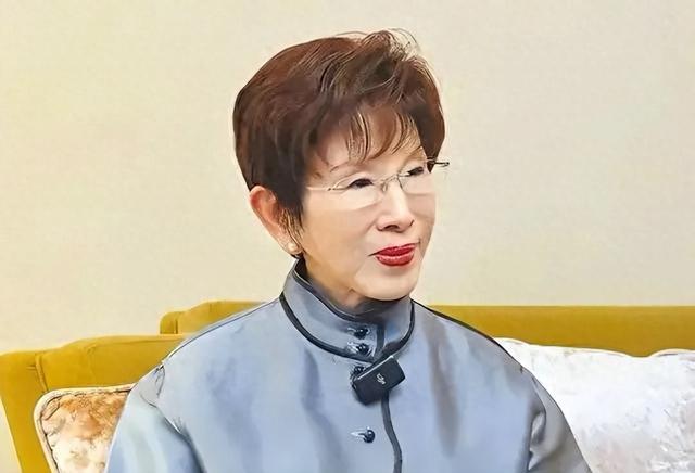 回台即抓捕？洪秀柱专机落地，国台办阐明立场，民进党只能照办！