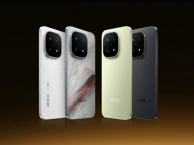 这次建议买新不买旧！iQOO 15用力太猛，iQOO 13彻底不香了