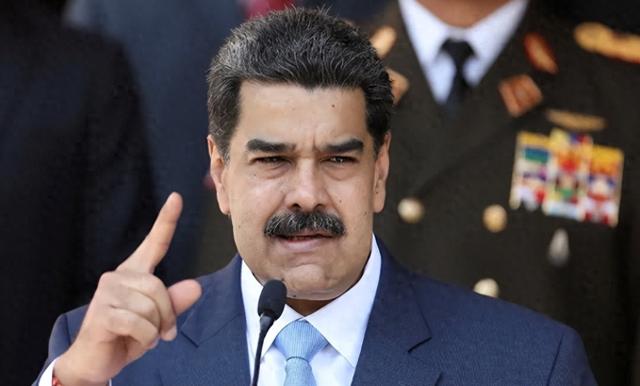 特朗普给马杜罗下最后通牒！灭国舰队抵近委内瑞拉，战争一触即发