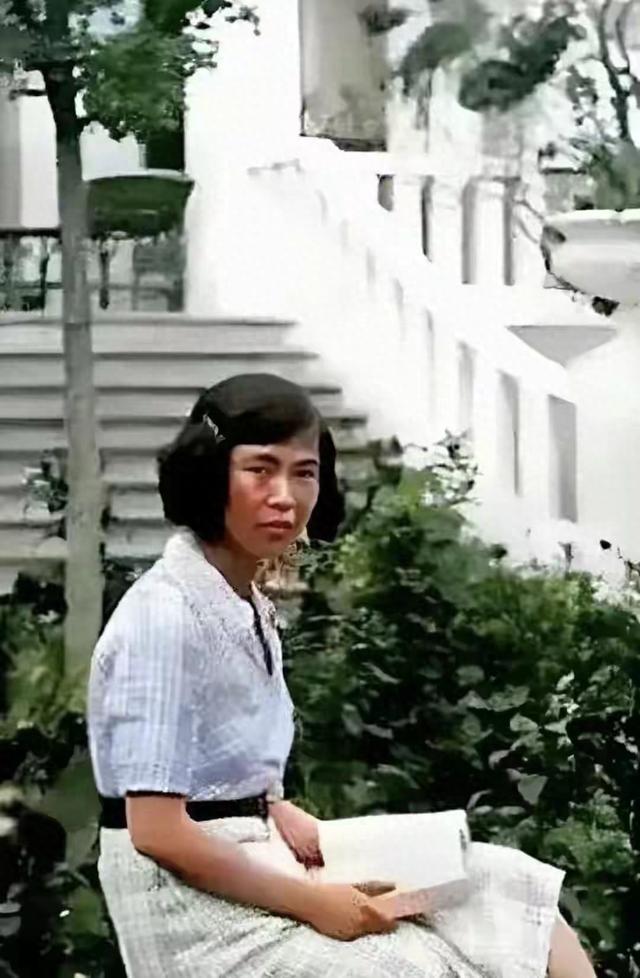 30多岁时期的贺子珍在苏联莫斯科的真实容貌，货真价实的照片 珍贵