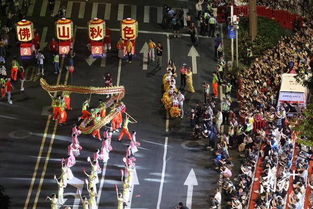 世界共谱“秋色”！五大洲艺术家联袂登场秋色巡游