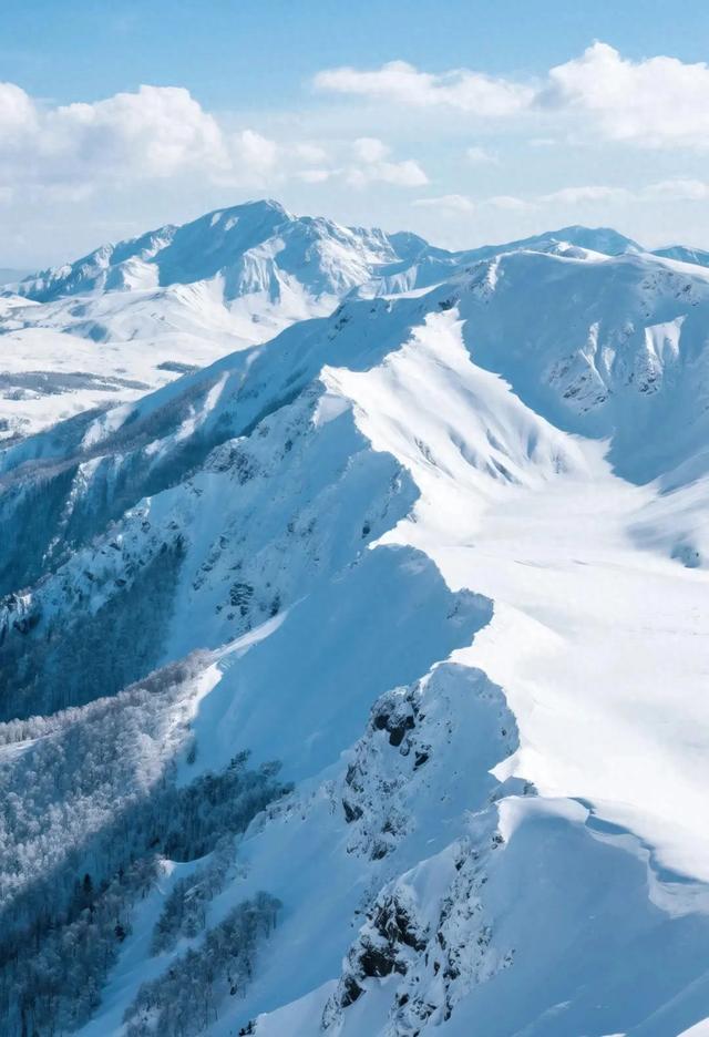 长白山冬日限定：冰封天池、雾凇魔界，一场与天地对话的旅程