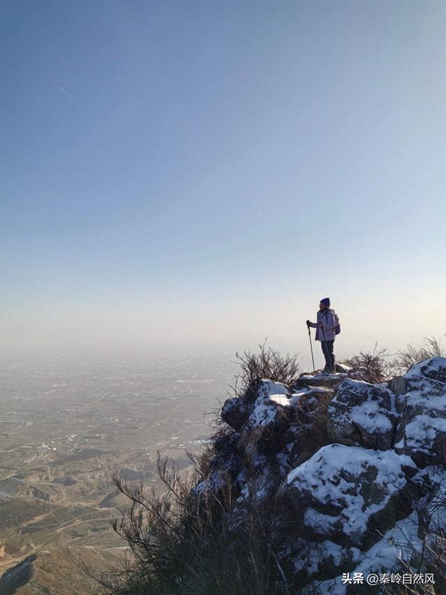 雪后初霁登顶嵯峨山，走荒野雪原，看千年悟空塔，感受历史的烟云