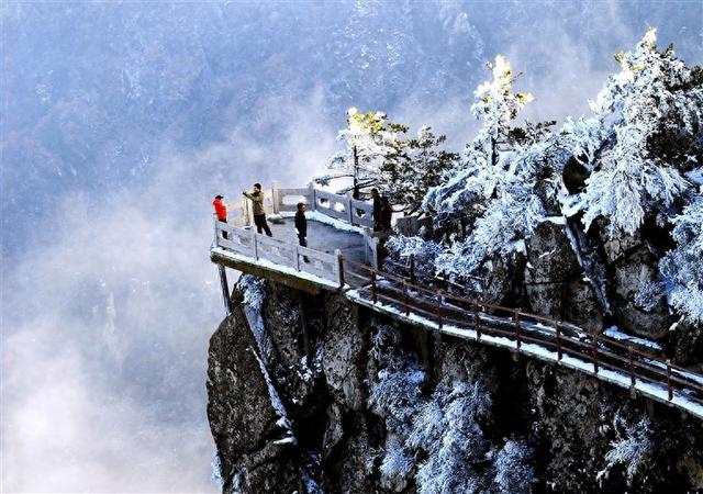 雪场之上 汤泉之下 冬季文旅奏响“冰与火之歌”