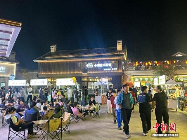 广东侨乡信宜窦州墟“文旅体+消费”赋能夜经济