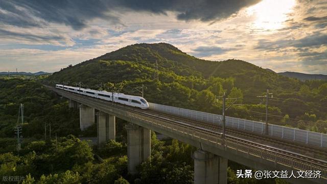 百年难修宜万铁路：每公里造价超青藏 2 倍，桥隧密布的奇迹