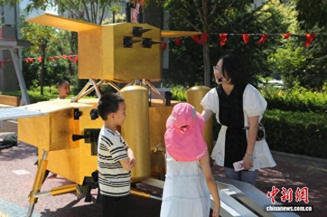 甘肃启幕航天重器展 游客沉浸体验“大国科技公开课”