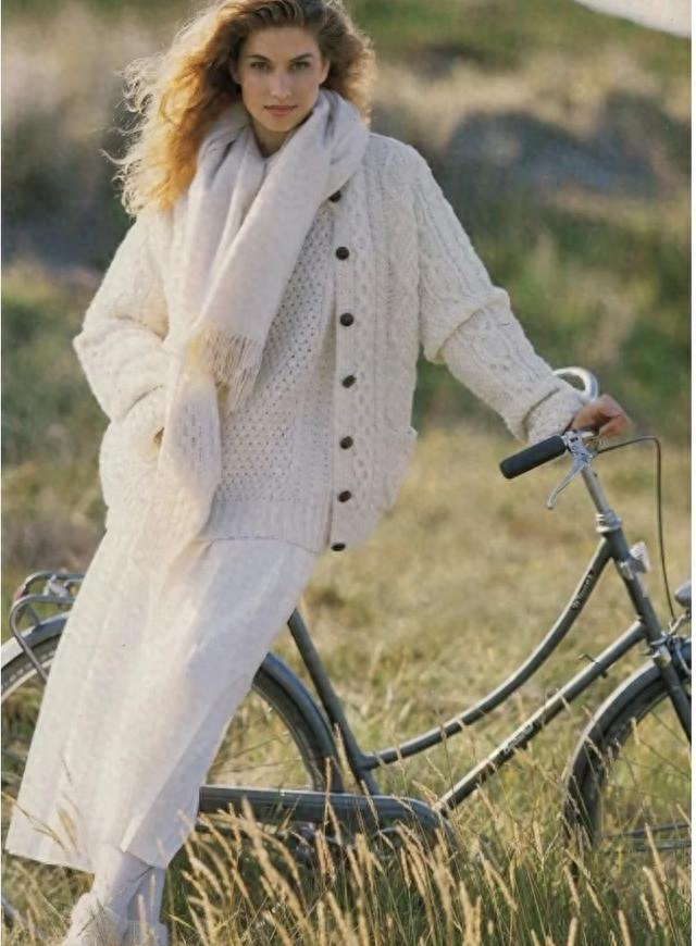 冬天穿这个颜色，温柔又高级