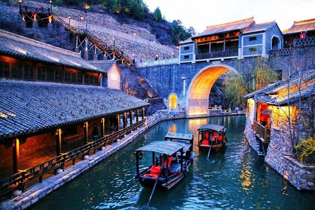 12月开始的古北水镇免票活动，真正揭了开人造景区遮羞布。