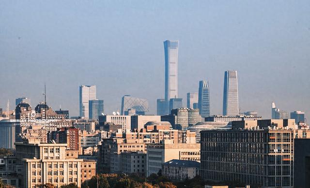 32年前一场大火，北京地标商圈传奇就此陨落，重建后热闹喧嚣不再