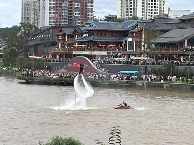 巴中市恩阳古镇“十一”假期文旅市场火爆出圈
