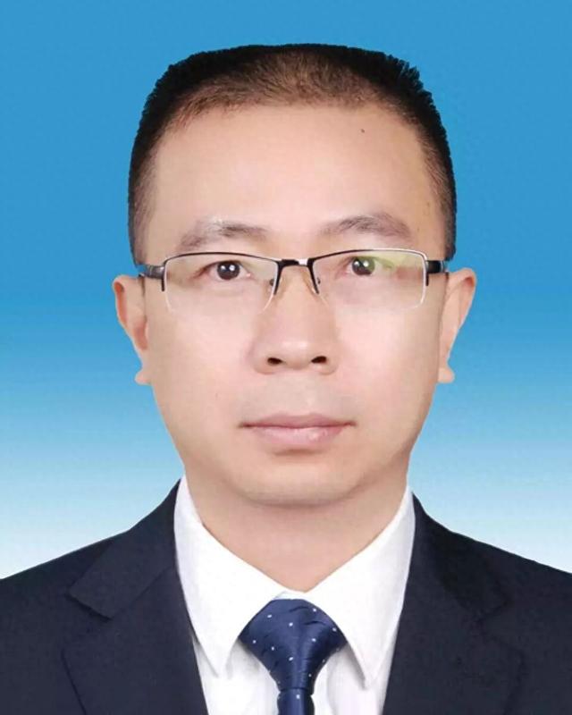 官方通报：“一把手”安排单位买500斤散装白酒存于办公楼，用于日常接待