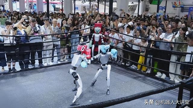 宇树科技最全产品线家族同台亮相引爆2025 WRC