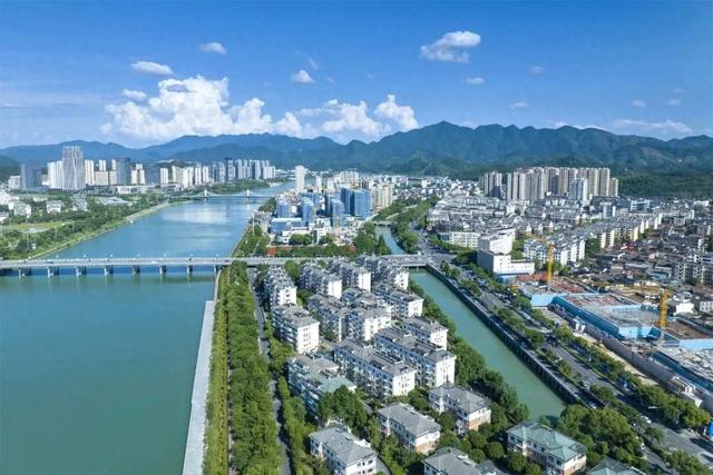 “宝藏小城”常山的澎湃之约：以高铁为媒，穿越千年诗路