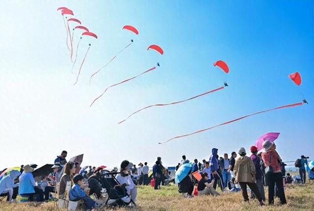 沈阳推出“法库飞行大会”主题游