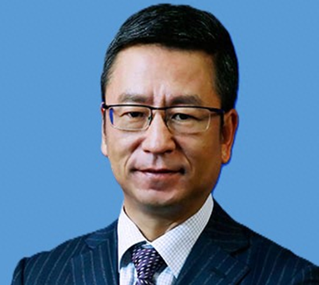 白岩松同志个人简历