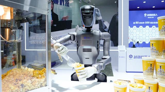 越疆发布全新智能体平台Atom二代 实现对工业、商业、家庭场景应用的贴身适配