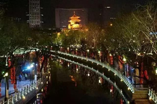 上世纪五十年代青龙桥的夜市