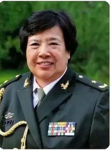 邵华临死前的嘱咐葬在婆婆杨开慧烈士旁，生前没服侍死后来陪伴	。